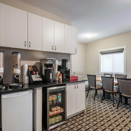 Motel Super 8 By Wyndham Watrous Extérieur photo
