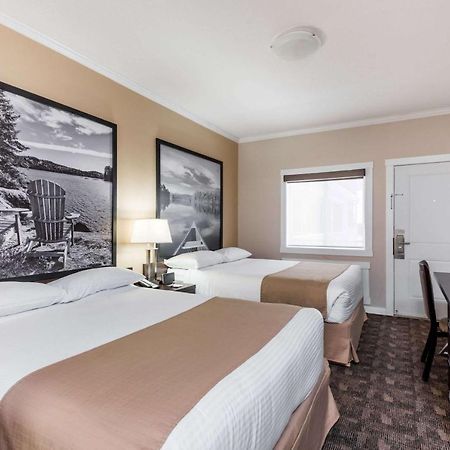 Motel Super 8 By Wyndham Watrous Extérieur photo