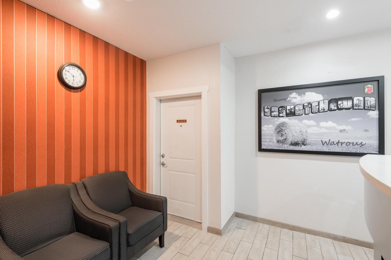 Motel Super 8 By Wyndham Watrous Extérieur photo