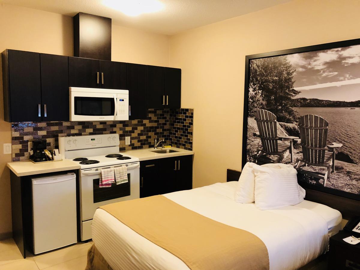 Motel Super 8 By Wyndham Watrous Extérieur photo