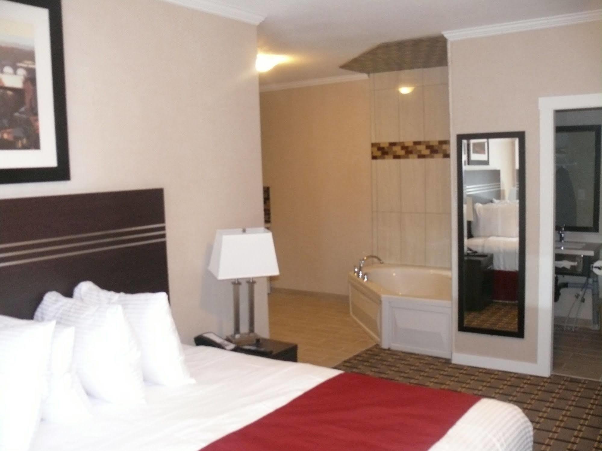 Motel Super 8 By Wyndham Watrous Extérieur photo