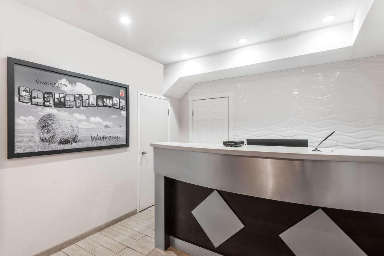 Motel Super 8 By Wyndham Watrous Extérieur photo
