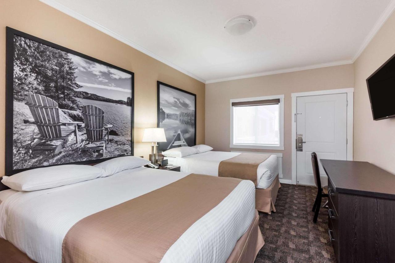 Motel Super 8 By Wyndham Watrous Extérieur photo