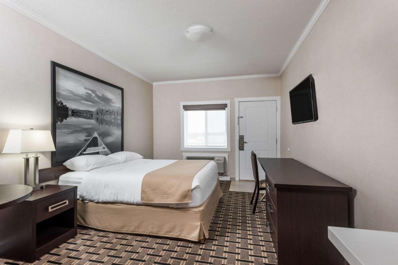 Motel Super 8 By Wyndham Watrous Extérieur photo