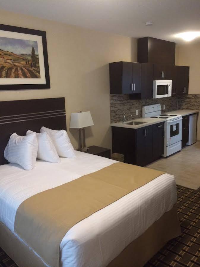 Motel Super 8 By Wyndham Watrous Extérieur photo